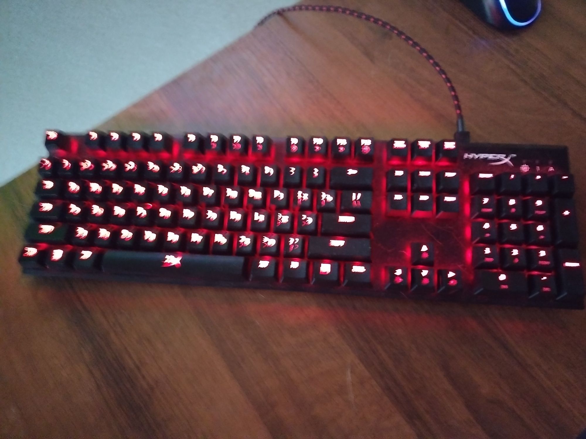 Продам клавиатуру hyperx alloy fps pro