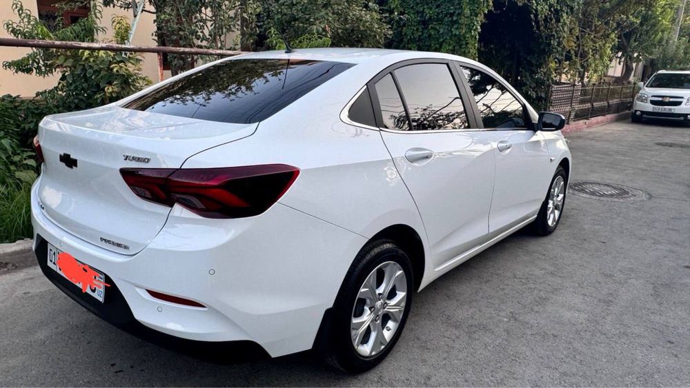 Onix Premier 2 turbo Sotiladi