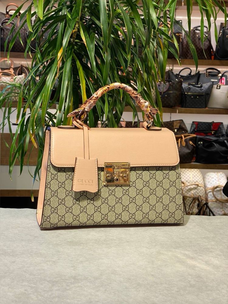 Geanta Gucci Noua !!! Dimensiuni 29/21 !!!