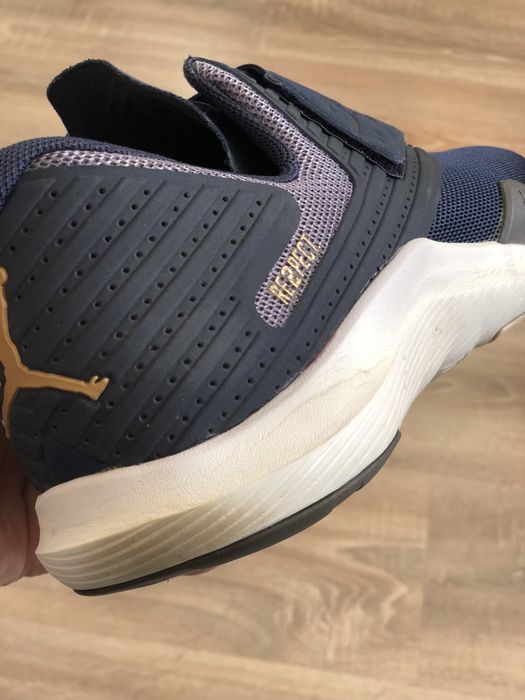 Jordan Relentless RE2PECT Derek Jeter | NAVY/GOLD | Marimea 42