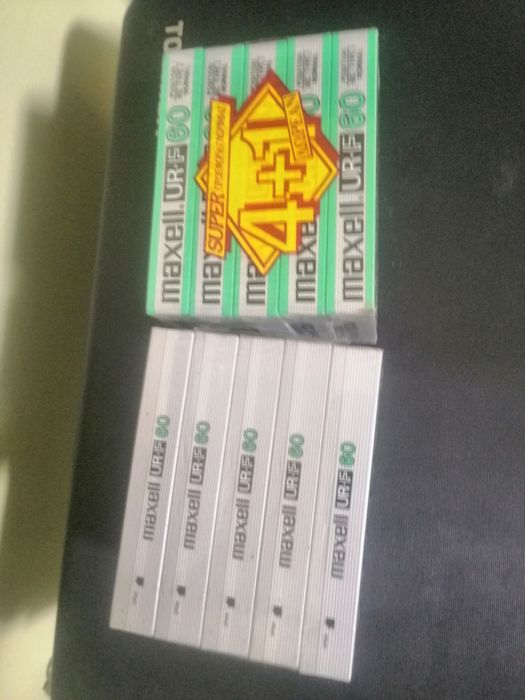 Чисто нови аудио касети maxell