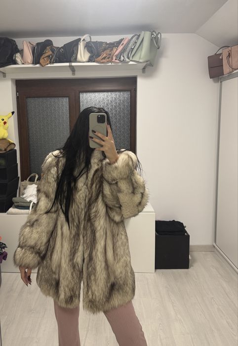 Vând blană de vulpe