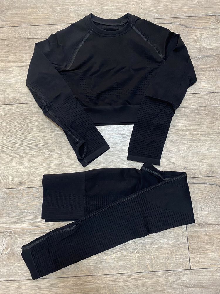 Reduceri Compleuri Seamless – Bluză + Colanți Push-Up