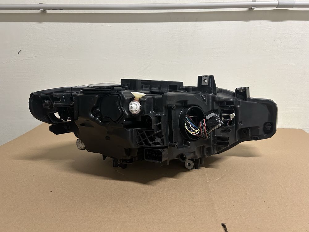 BMW F30 F31 LCI LED ляв фар