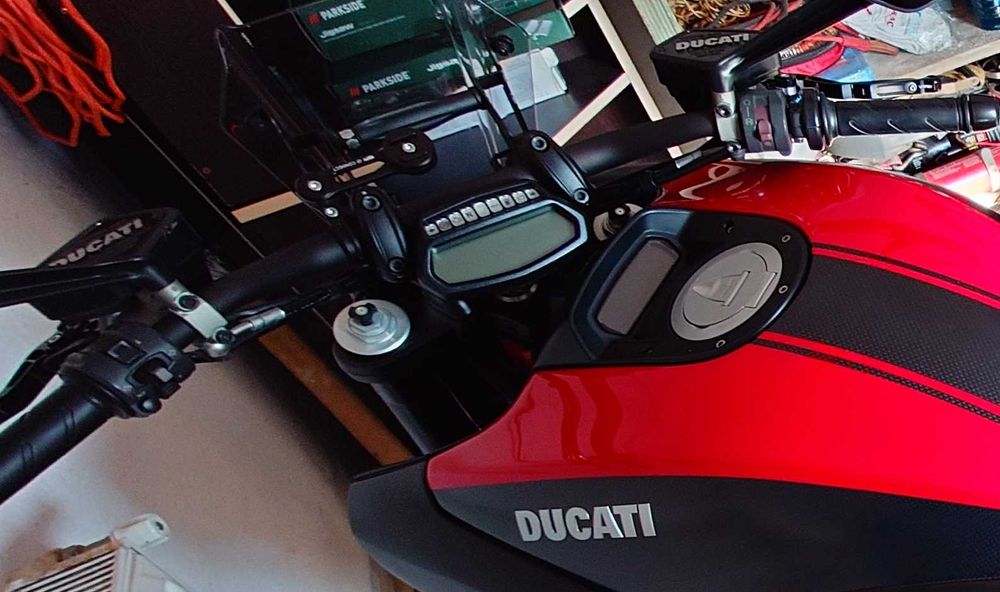 Ducati Diavel Carbon 2015