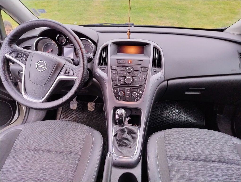 Продавам Opel Astra
