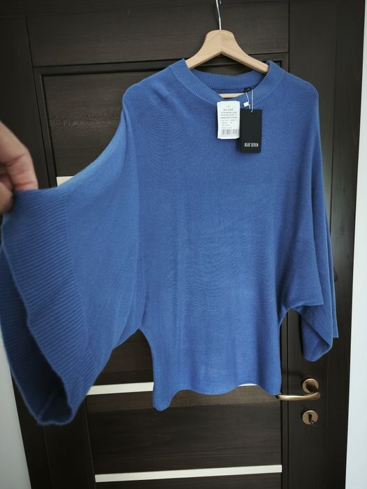 Pulover nou cu etichetă mărimea 38