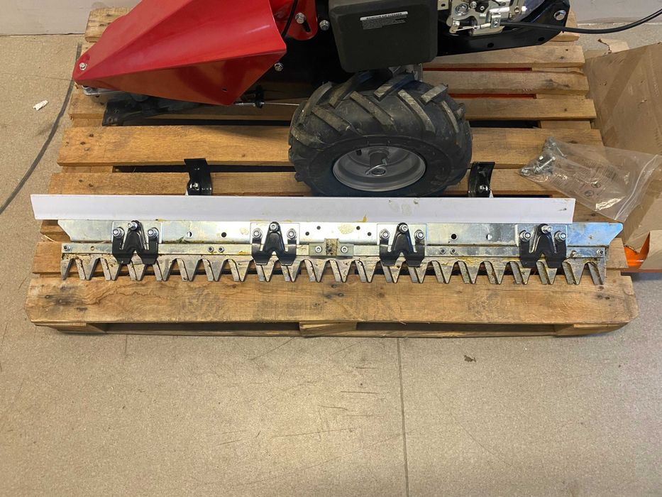 Косачка бенз. палцова за висока трева 174cc 3kW (4hp) 1070mm 3000m2