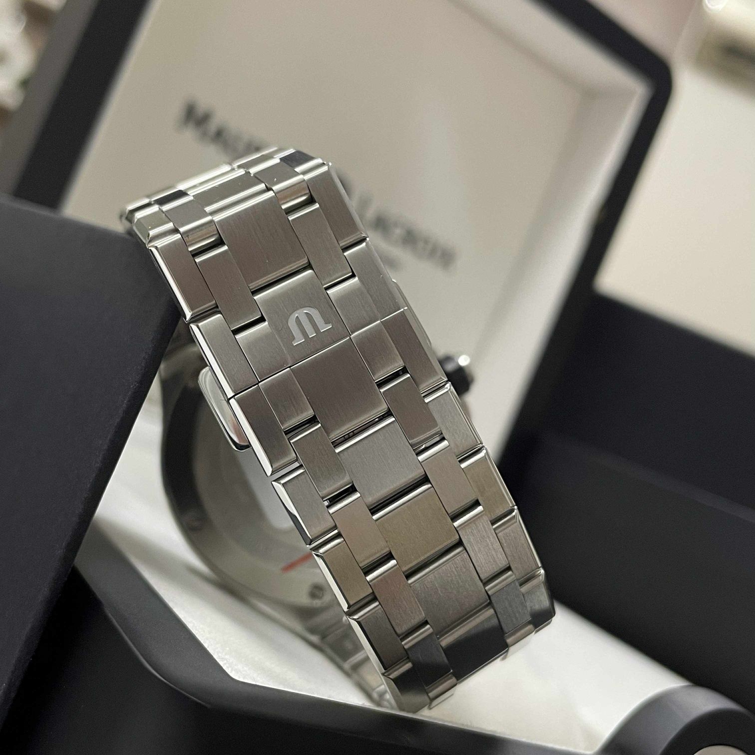 Maurice Lacroix Aikon Venturer GMT 43