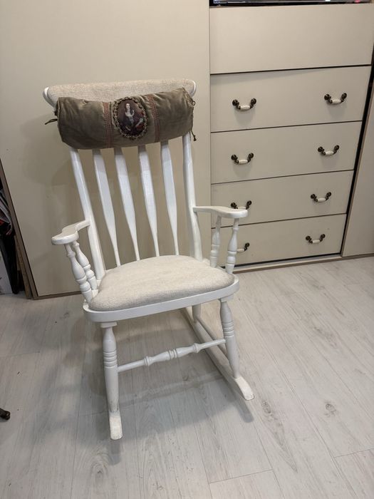 Scaun balansoar din lemn