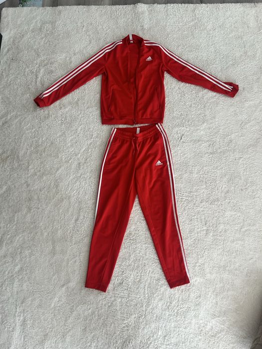 Vand trening adidas rosu de dama