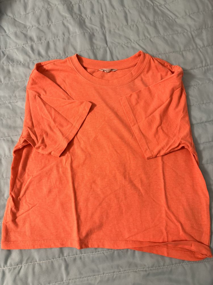 Неоново - оранжева тениска