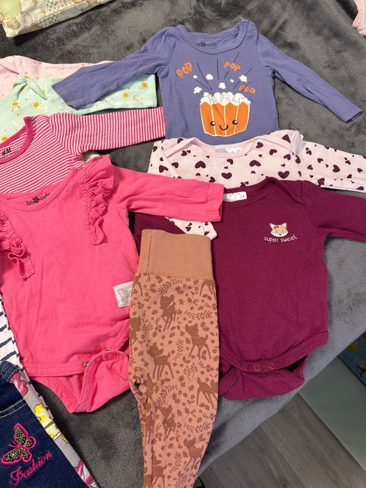 Haine pentru fetițe de 3-6 luni.