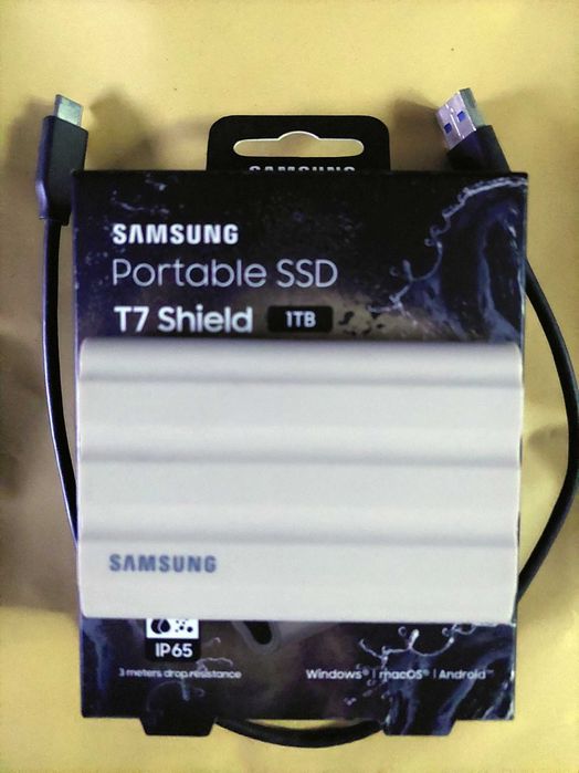 SSD Extern Samsung T7 Shield, 1TB, Beige, Health 100% (in garantie)