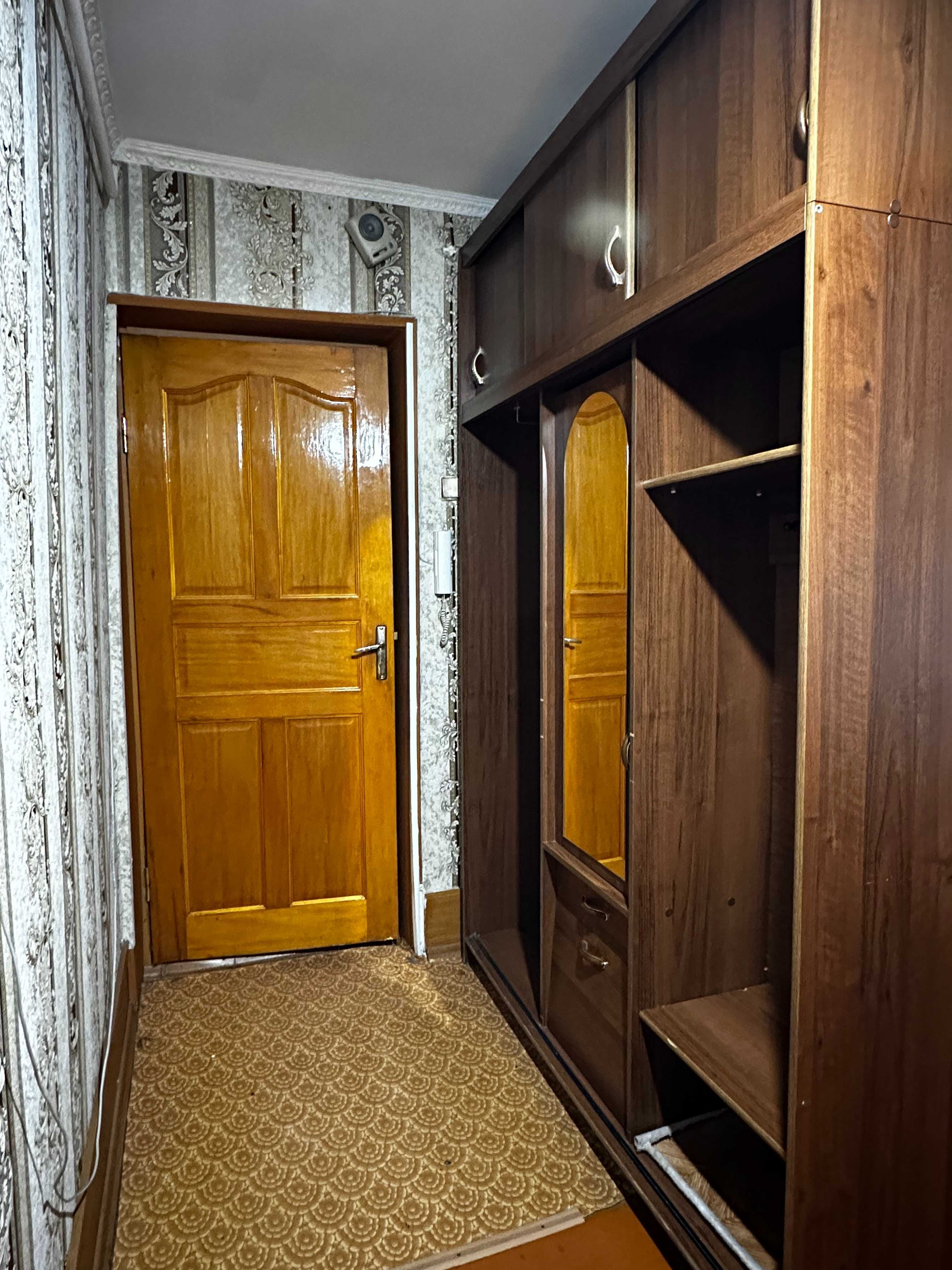 Продам 3-ех комнатную квартиру в 19 - мкр.