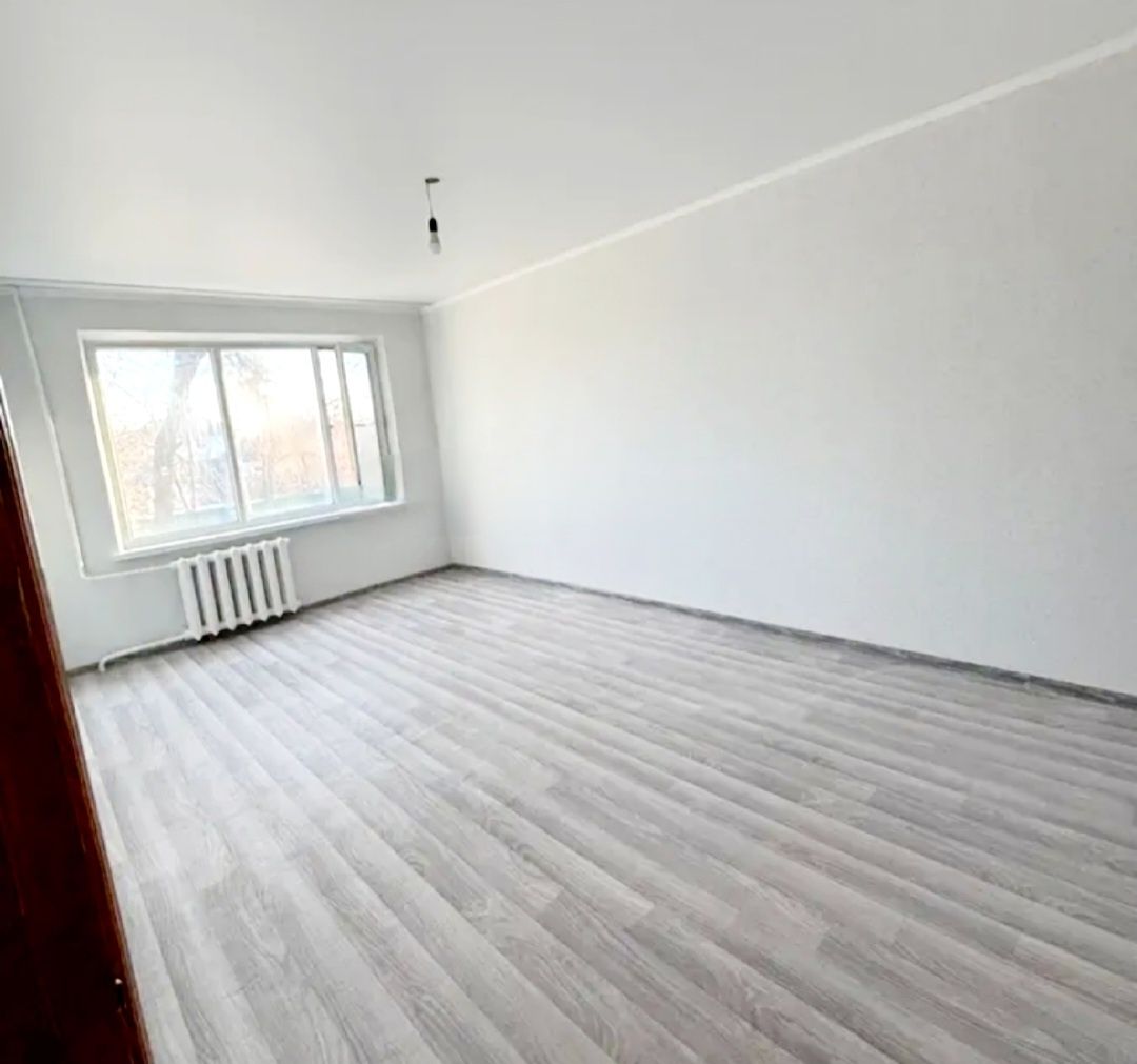 продам 3-х ком. 61кв. центр 2-этаж