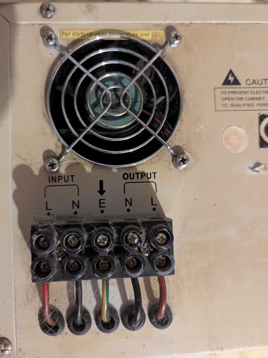 Stabilizator de tensiune Automat 3000VA