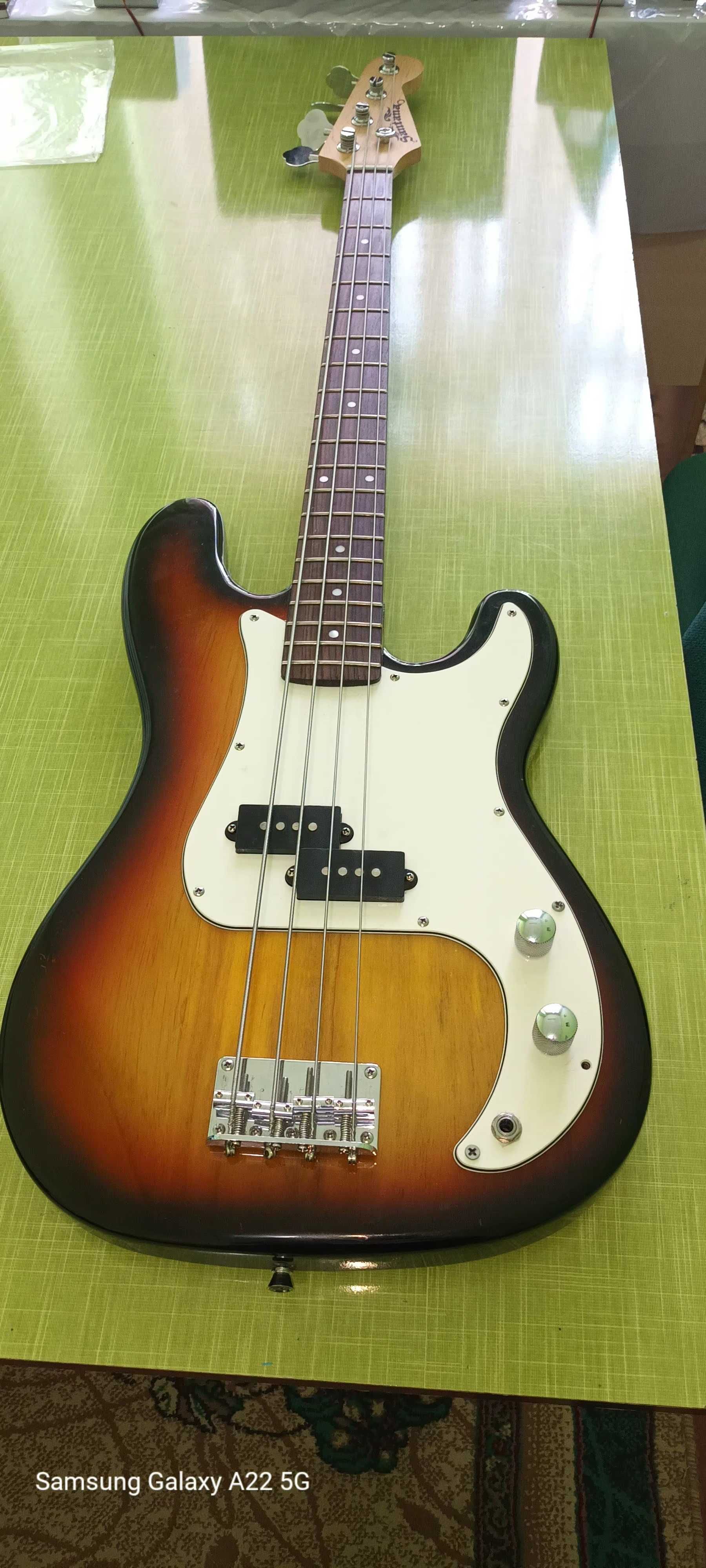 Bass Gitara sotiladi