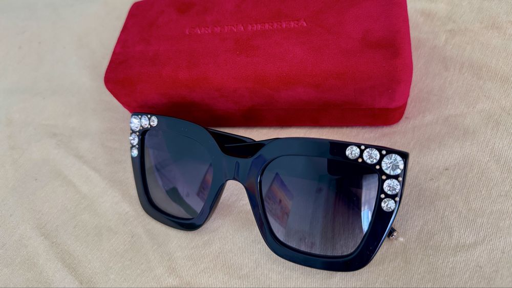 Carolina Herrera слънчеви очила с камъни
