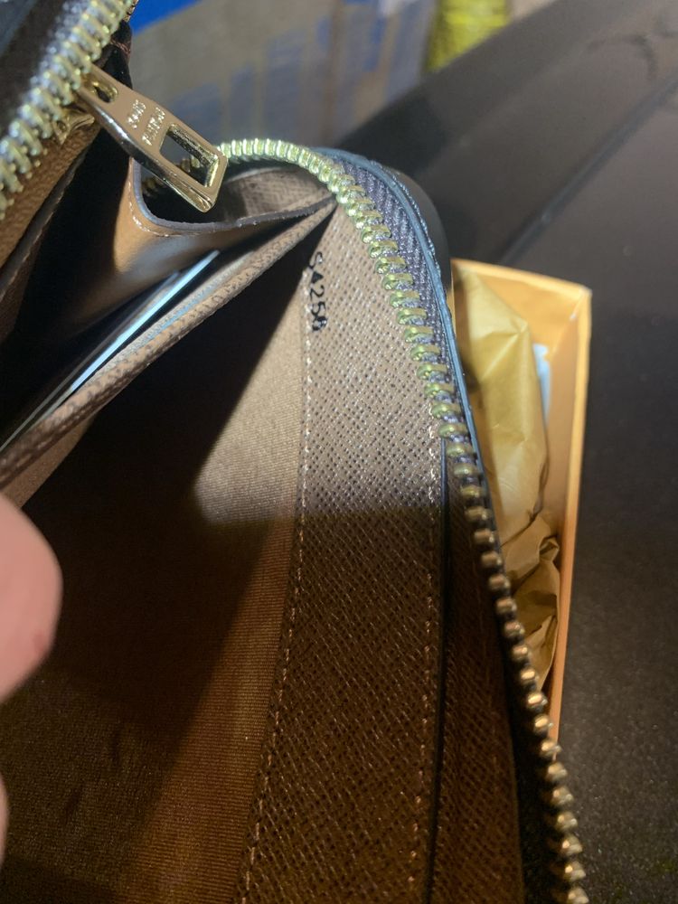 Zippy Wallet Louis Vuitton Портфейл