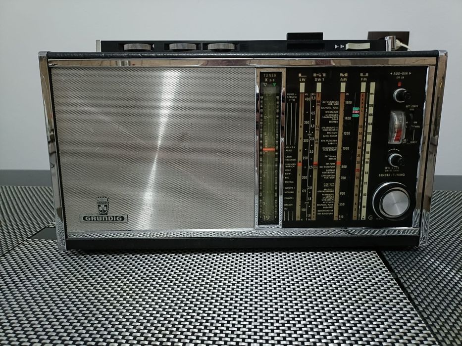 Radio Grundig satellit 6000