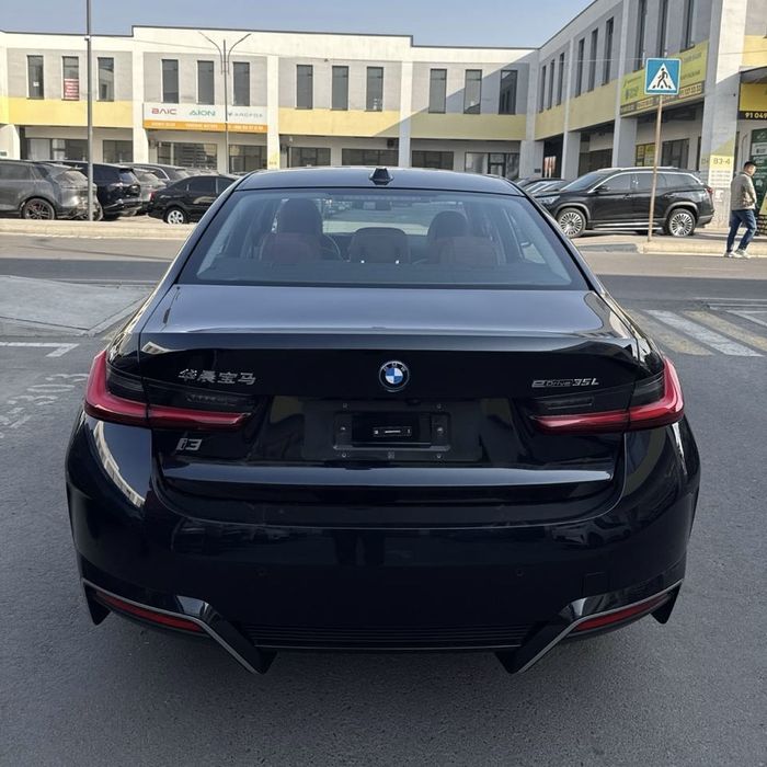BMW i3 35L 2024 йил