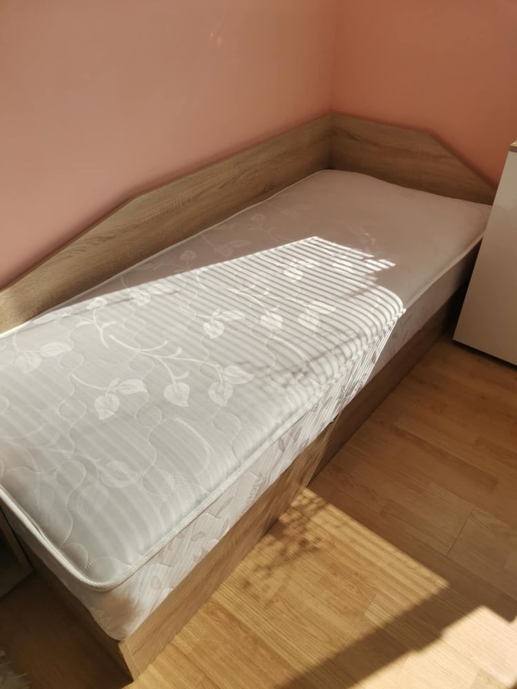 Единично легло с матрак 82х190 и повдигащ механизъм