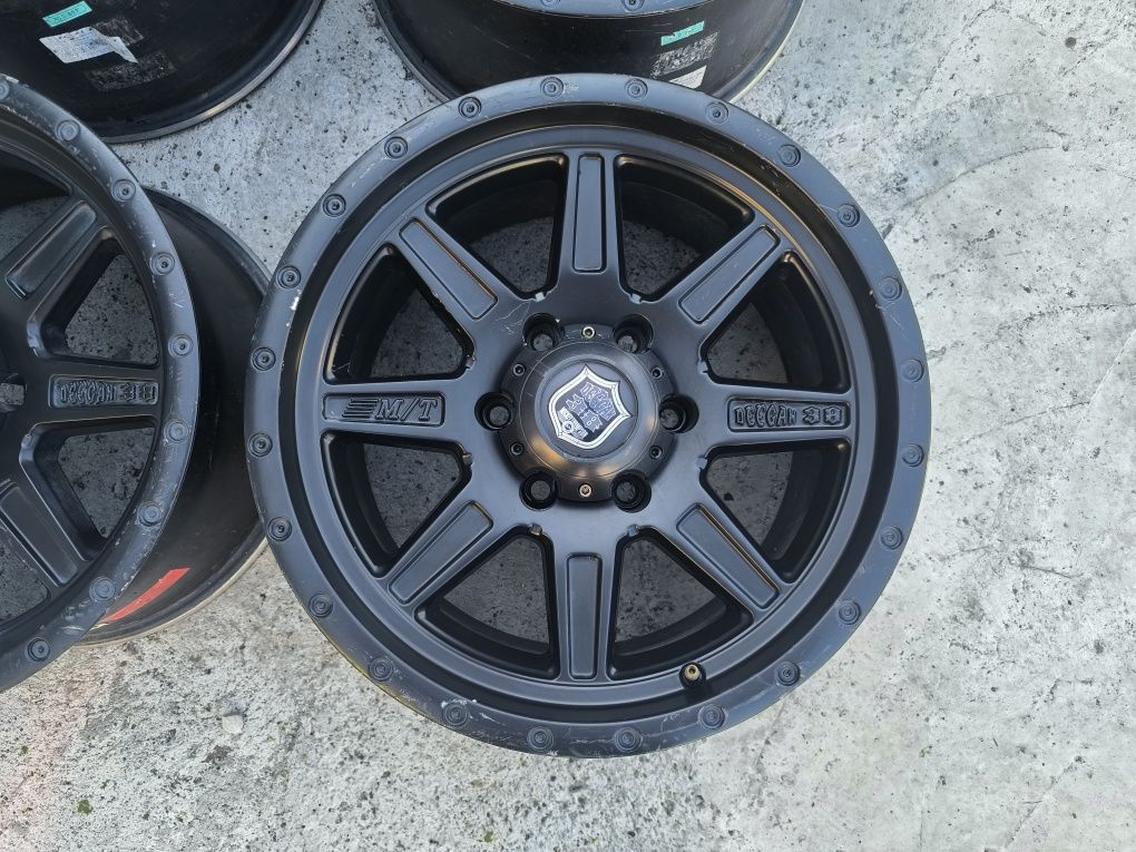 Mickey Thompson Pro 2 17 цола за Land Cruiser 6х139.7