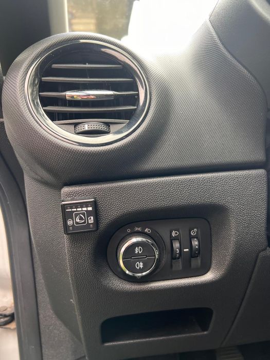 Opel Corsa 2012 benzina +gpl