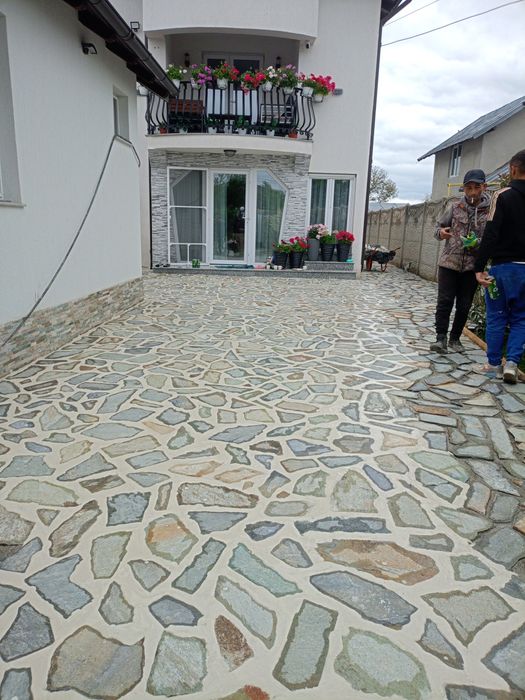 Vând piatră și montez