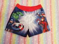 Pantaloni scurti Avengers marimea 6 ani.