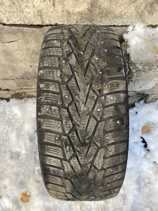 Продам резину r16 215/60 Нокиан