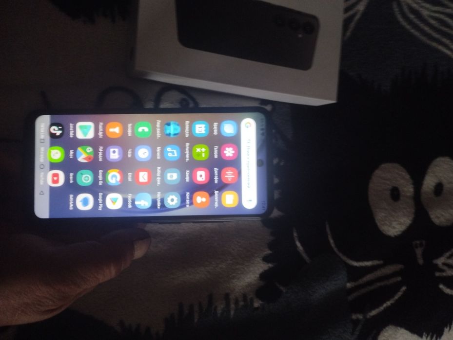 Продам телифон Самсунг а75 5G