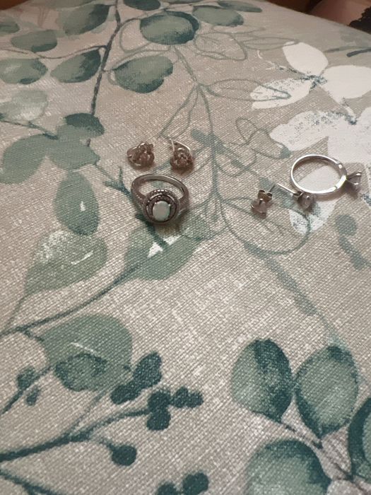 Два комплекта сребърни бижута