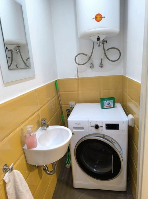 Дава се под наем Тристаен апартамент в София, Център - 103 кв.м за 1250 € - Снимка #9