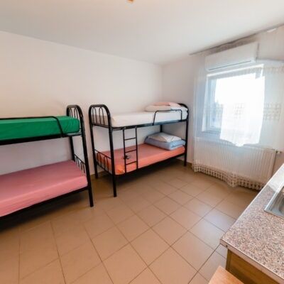 Camere cazare muncitori angajați Obor Pipera Voluntari Ștefănești