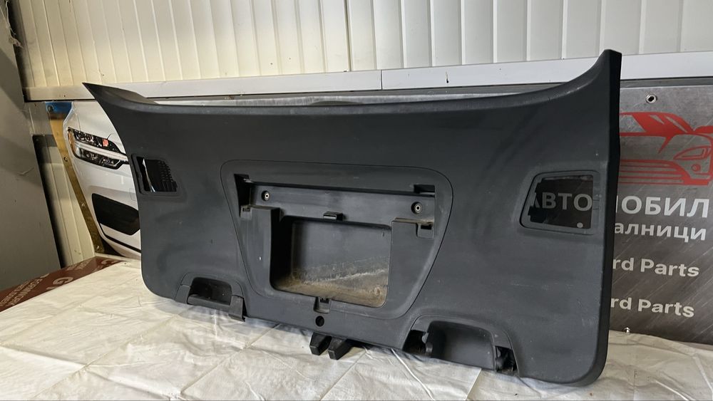 Кора от багажна врата Opel Astra J комби 2010-2018