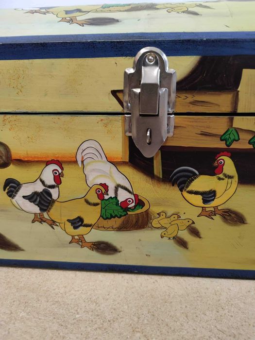 Малко сандъче с ретро мотиви