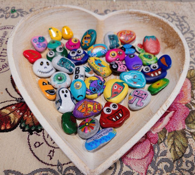 Ръчно рисувани камъчета