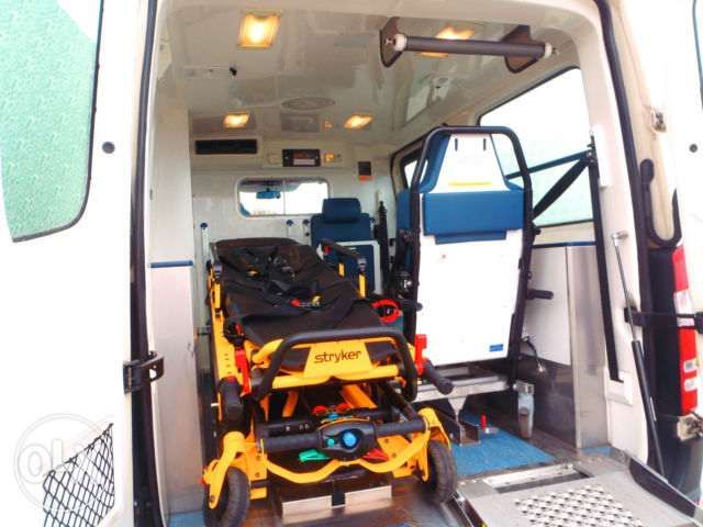 оборудване за спешна помощ и линейки и мотори за парамедици