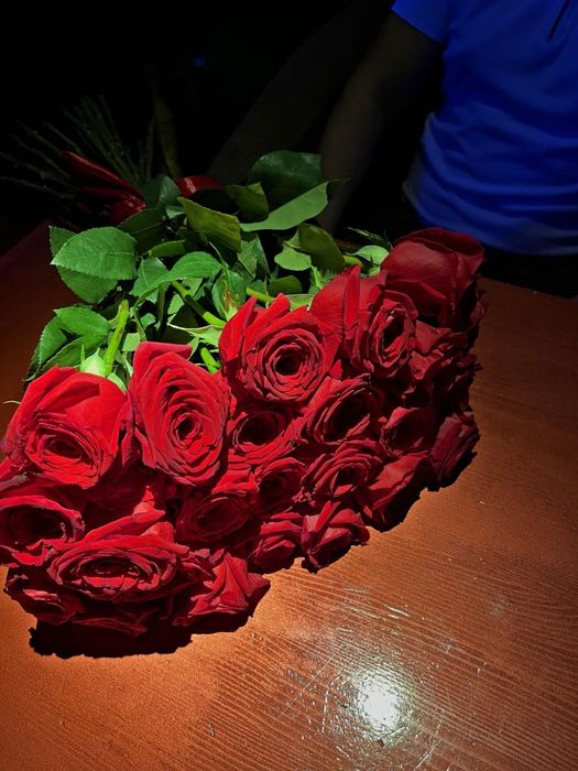 Продам 25 крупных роз