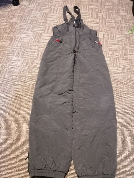 Vând geaca H&M și  Wedze  pt băieți