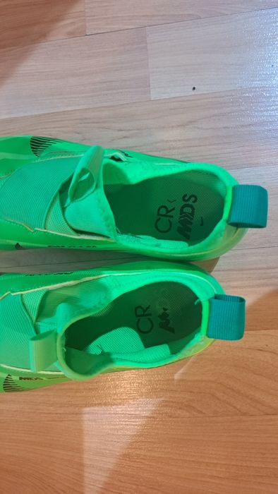 Vând ghete Fotbal Nike performance,  crampoane, mărimea 38, nefolosite