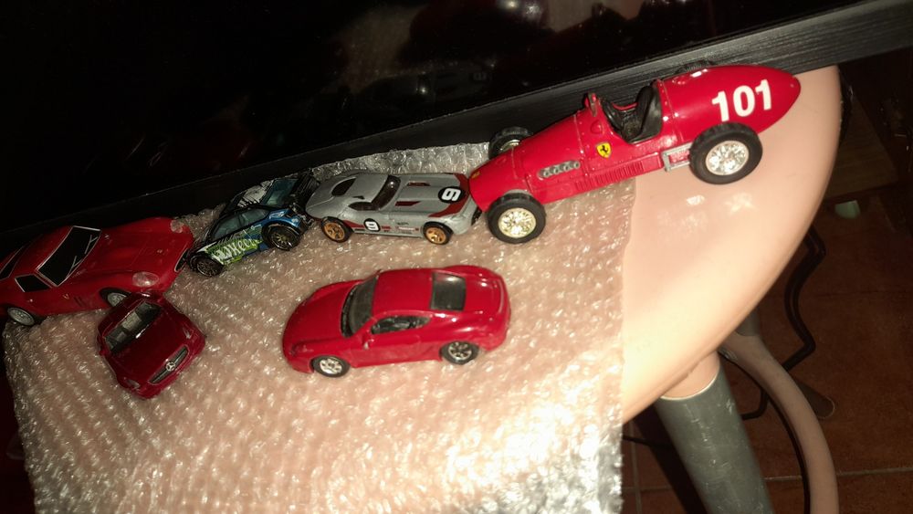 Колекция мащабни метални колички