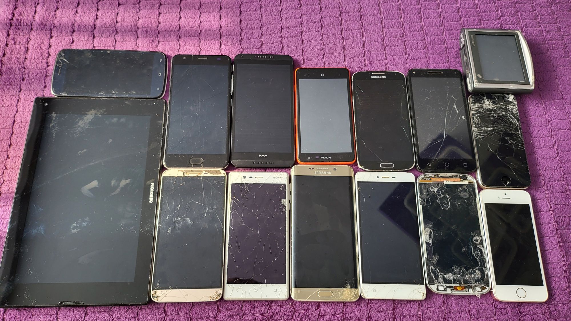 Lot telefoane pt piese sau reparat