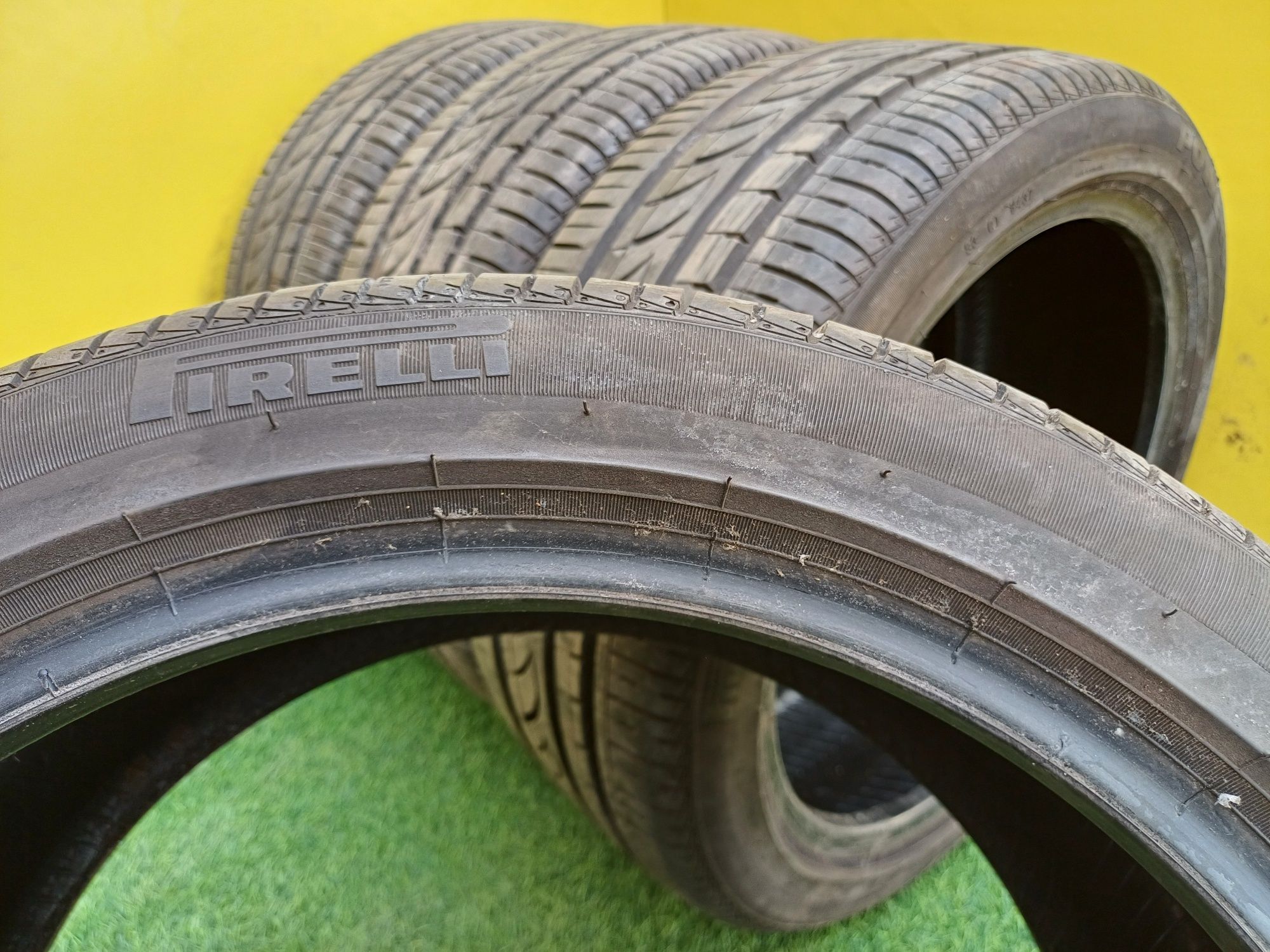 Шины 215/45 R17 Pirelli комплект.