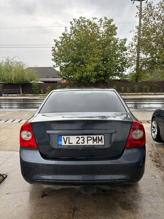 Vand ford focus mk2 1.8tdci.  2008