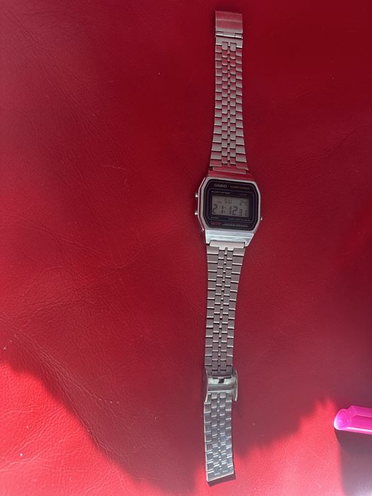 ceas casio vintage mai multe poze in privat