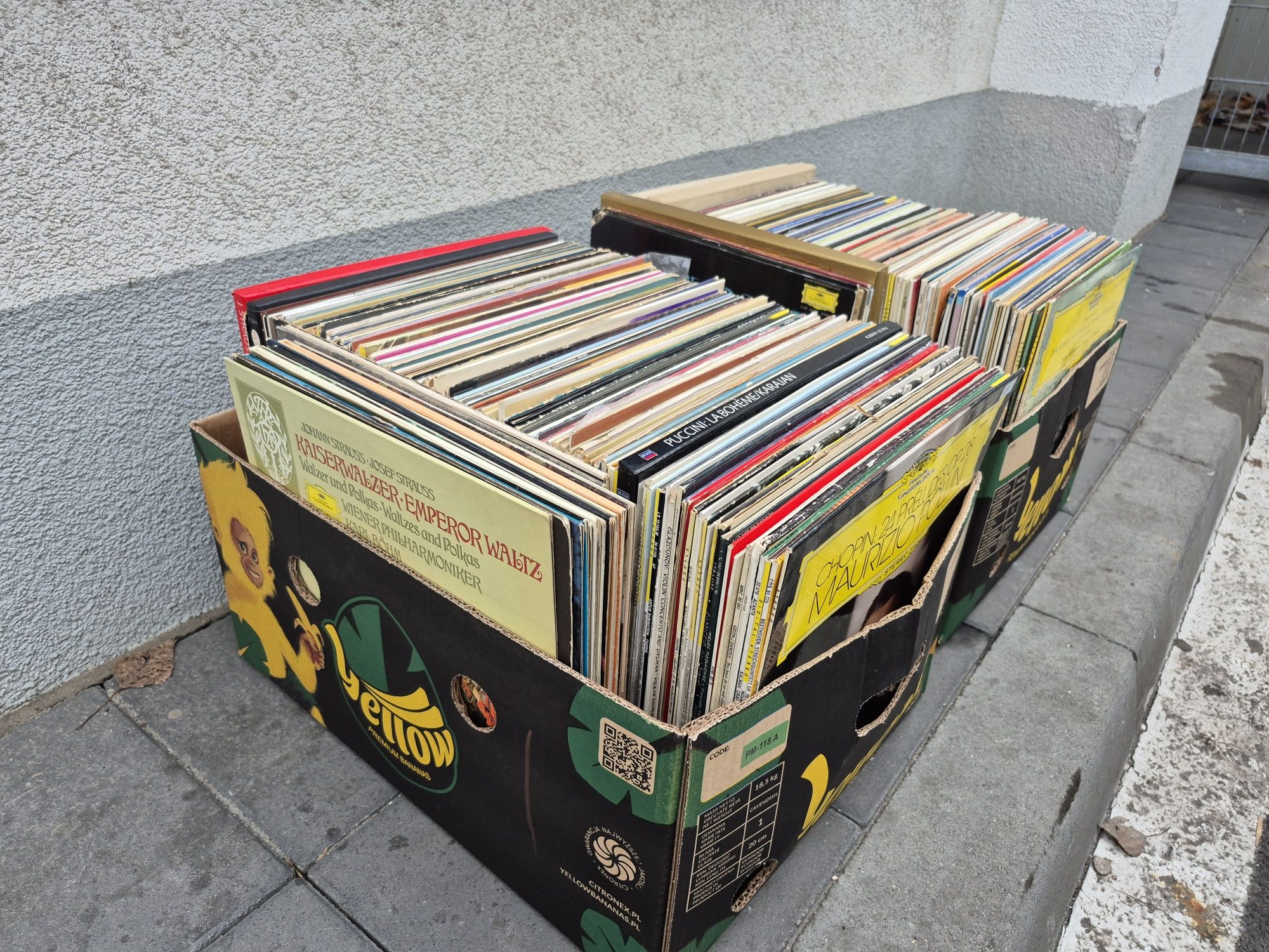 Lot Discuri Vinil colectie 150 in stare buna cu muzica clasică 
- Tot