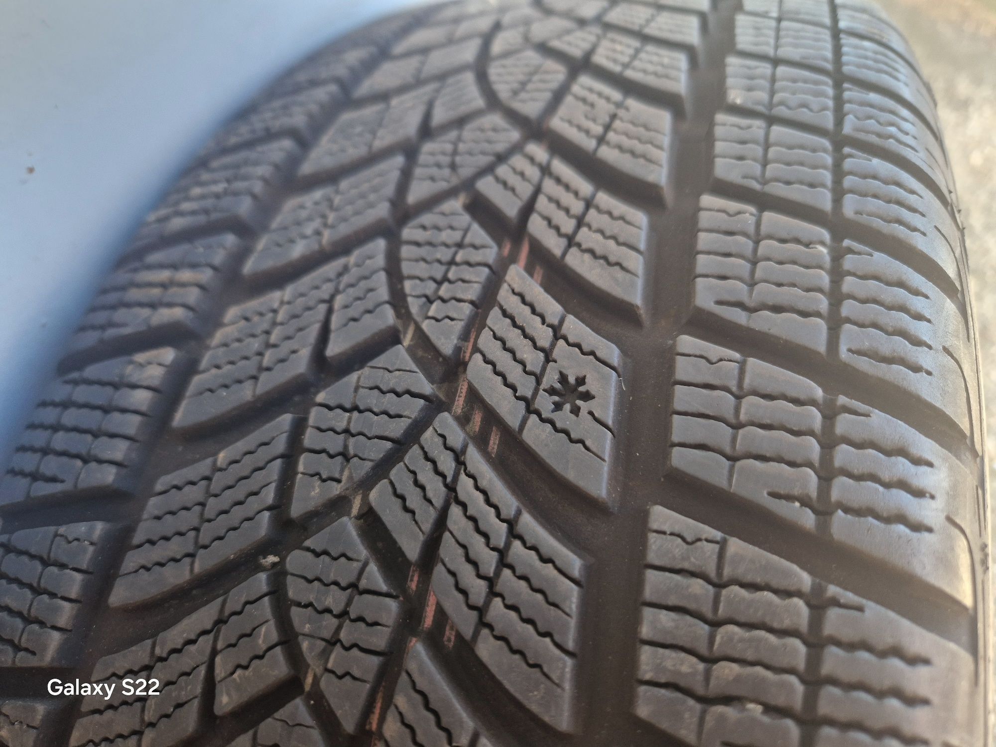 GOOD YEAR ULTRA GRIP Performance + SUV. 225/55/18, ДОТ 2324, на около
